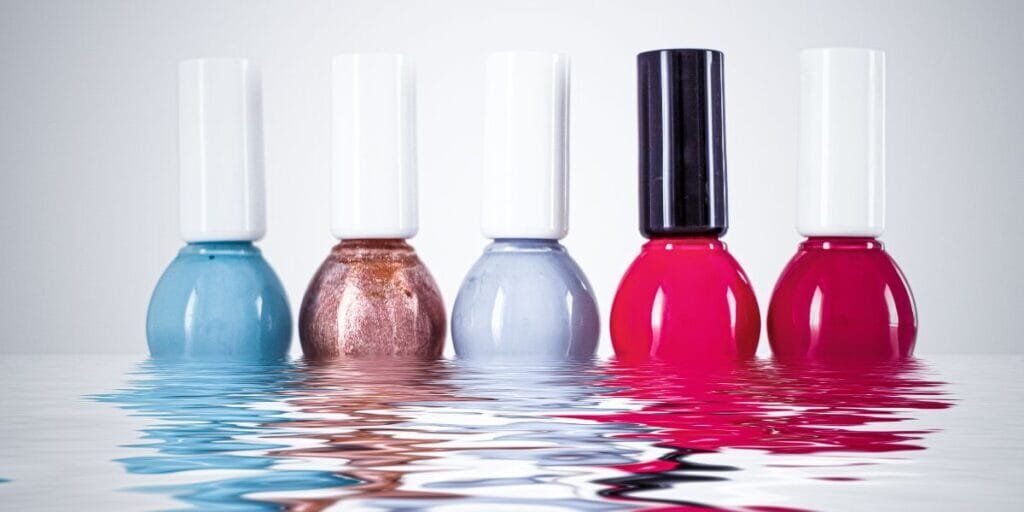Wie wählt man den richtigen Nagellack für gesunde Nägel?