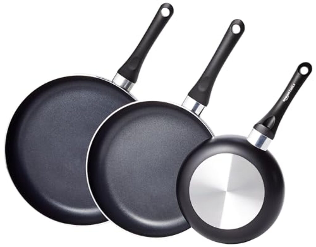 Amazon Basics 3-teiliges Bratpfannen-Set mit Antihaftbeschichtung, Größen: 20 cm, 25 cm und 30 cm, Schwarz