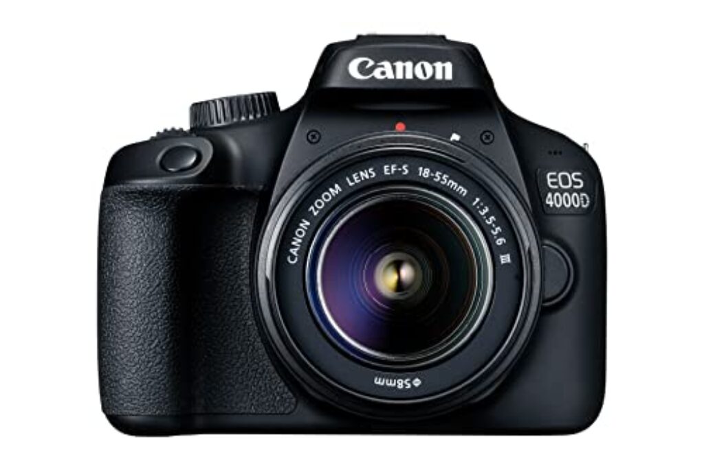 Canon EOS 4000D DSLR Kamera – mit Objektiv EF-S 18-55mm III Gehäuse Body (18 MP, DIGIC 4+, 6,8 cm (2,7 Zoll) LCD Display, EOS Movie Full-HD, CMOS-Sensor Canon APS-C, WiFi), schwarz