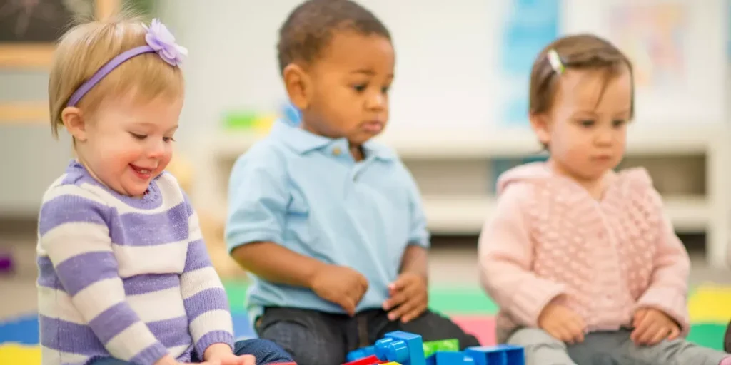 Tipps, die Ihrem Baby helfen, sich reibungslos an die Kindertagesstätte zu gewöhnen - Bild