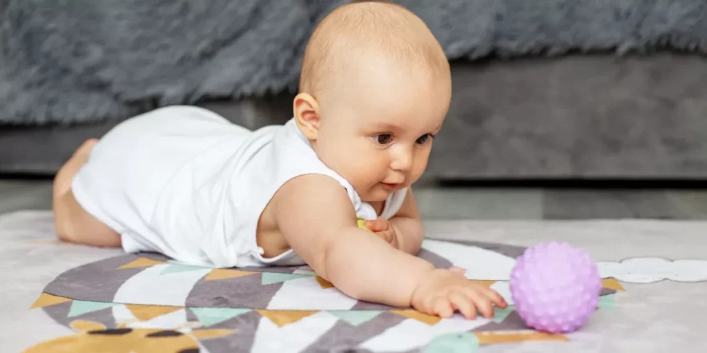 Welche Übungen können die Entwicklung meines Babys unterstützen?