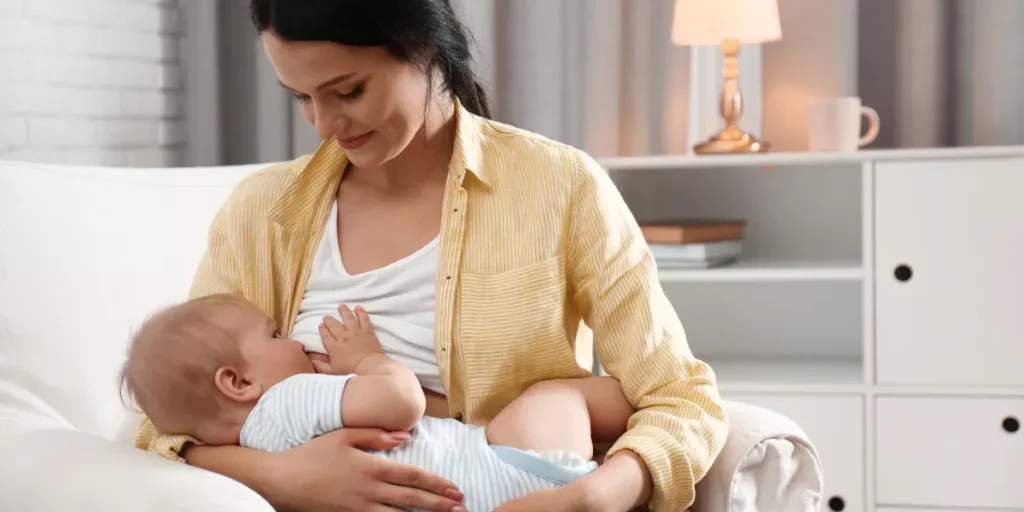 Wie erfolgt die Umstellung von Muttermilch auf Säuglingsnahrung?