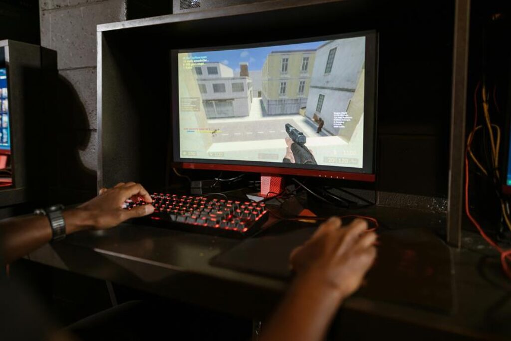 Auf welche Funktionen sollten Sie bei einer Gaming-Tastatur für FPS-Spiele achten?
