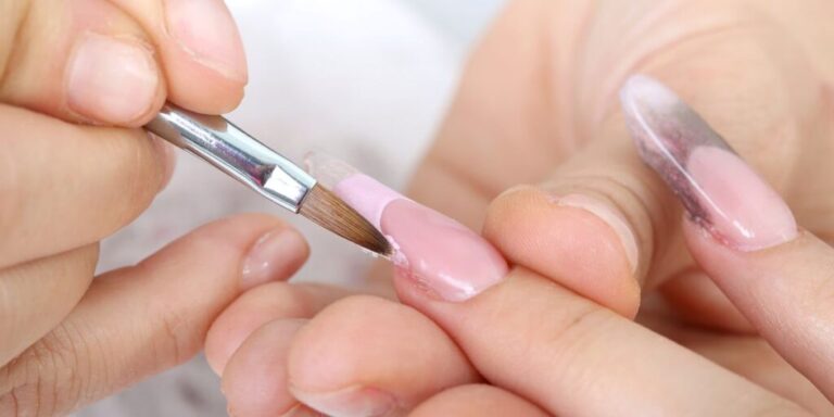 Was sind die besten Nagelpflegepraktiken für empfindliche Haut? - Bild